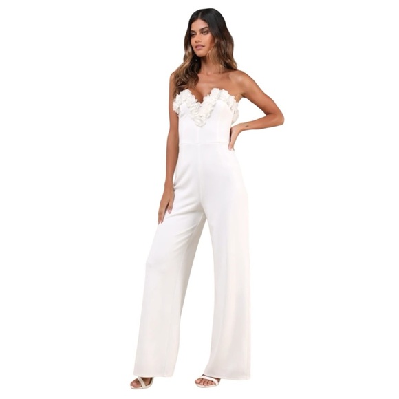 NEW Lulus Rare Allure White 3D Floral Applique Strapless Wide-Leg Jumpsuit #1569 - Picture 1 of 7